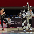 Bリーグ会場にトヨタのロボットが集結(1) 「T-HR3」が滑らかなダンスパフォーマンスを披露!アルバルク東京のホームゲームで