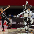 Bリーグ会場にトヨタのロボットが集結(1) 「T-HR3」が滑らかなダンスパフォーマンスを披露!アルバルク東京のホームゲームで
