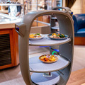 サラダをロボットが配膳！「THE GALLEY SEAFOOD & GRILL by MIKASA KAIKAN」自動配膳ロボット フォトレポート！ by ロボスタカメラ部