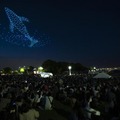 500機のドローンが横浜の夜空を彩る 「第41回横浜開港祭」バラやクジラ、帆船が夜空に浮かぶ