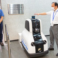 サンシャインシティでセコムの警備ロボット「cocobo」稼働開始！商用エリアを安定して巡回警備する様子を公開