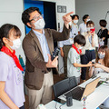 18mの「動く実物大ガンダム」を小学生が遠隔操作！巨大ロボットを動かす体験に笑顔と歓喜　GFY「ガンダムの仕組みを学ぶ教育プログラム」