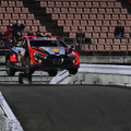 WRC「ラリージャパン」豊田スタジアム初の特設コースをラリーカーが激走!写真で見るジャンプ/ドリフト/熱戦の迫力