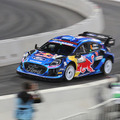 WRC「ラリージャパン」豊田スタジアム初の特設コースをラリーカーが激走！写真で見るジャンプ/ドリフト/熱戦の迫力