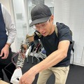 キューティーロイドから生まれた人間の手に近い高性能小型ロボットハンドを義手に活用　可能性を示す動画を公開