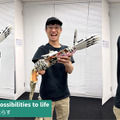 キューティーロイドから生まれた人間の手に近い高性能小型ロボットハンドを義手に活用　可能性を示す動画を公開