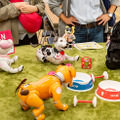 ロボットとの“ちょっと先の未来”を体験! 家族連れやカップルでにぎわう「ちょもろー2025」竹芝で開催 ともだちロボットが人気