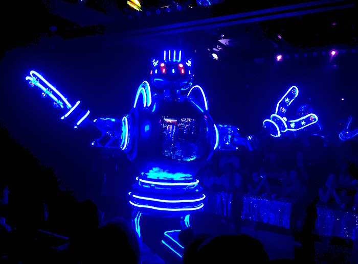 blue robot1