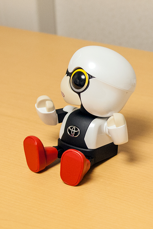 トヨタの会話ロボット「KIROBO mini」(キロボ ミニ)の秘密 ～じっくり 