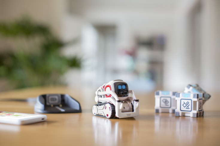 タカラトミーが米国で大人気のAIロボット「COZMO（コズモ）」を9月発売 