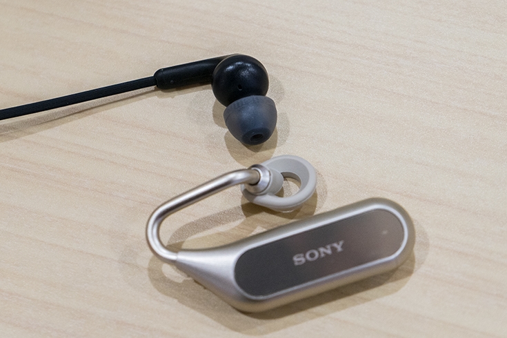 実験 話題のソニー Xperia Ear Duo レビュー 耳をふさがないヘッドホンは音漏れしないのか ロボスタ