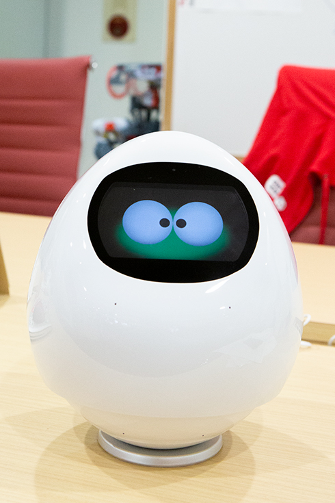 MJIの会話ロボット「タピアプレス」見守りやビデオ通話等を試してみた