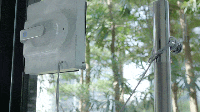 ガラスをピカピカに仕上げる窓掃除ロボット Transtar Makuakeで目標金額の15 を達成中 ファンディングは9 29まで ロボスタ