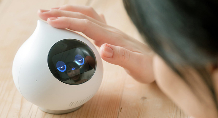 ミクシィの自律型AI会話ロボット「Romi」(ロミィ)一般販売は4月21日 