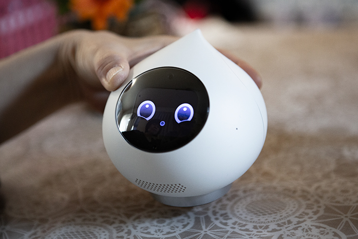 ミクシィの自律型会話ロボット「Romi」(ロミィ)発売 実際にRomiと会話 