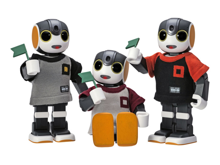 ロボット用アパレルブランド「ROBO-UNI」(ロボユニ)がロボホン公式衣装 
