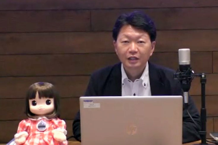 タカラトミーがai 画像認識チップ 搭載シニア向けコミュニケーション人形 うちのあまえんぼ あみちゃん を発表 ロボスタ