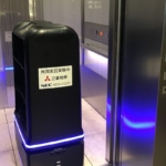 配送ロボット「YUNJI DELI」がエレベータに乗ってお弁当やドリンクを届ける「ロボットを活用した次世代型まちづくり」