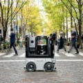 【日本初】パナソニックが公道での完全遠隔監視・操作型自動搬送ロボット単独による販売実証実験を丸の内で実施