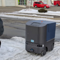 Hakobotが四輪駆動･四輪操舵の自動配送ロボットで雪道走行の実証実験へ　カスタムホイールとオフロードタイヤで雪道走破に臨む