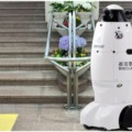 神戸地下街「さんちか」の警備役にロボット「SQ-2」がデビュー、実証実験を開始　安心して利用できる環境づくりへ