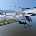 国産の空飛ぶクルマ「SKYDRIVE」機体搭載カメラの映像を初公開　万博で飛行を披露、吉村府知事も視察