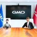 GMOインターネットグループがAI・CEOをヒューマノイドロボットで実体化？独自LLMで従業員の意思決定を加速