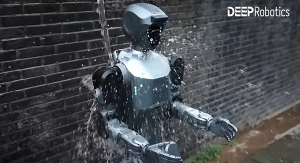 全天候型ヒューマノイドロボットの動画を公開 DEEP Roboticsが防水・防塵で産業用ヒューマノイドを再定義へ